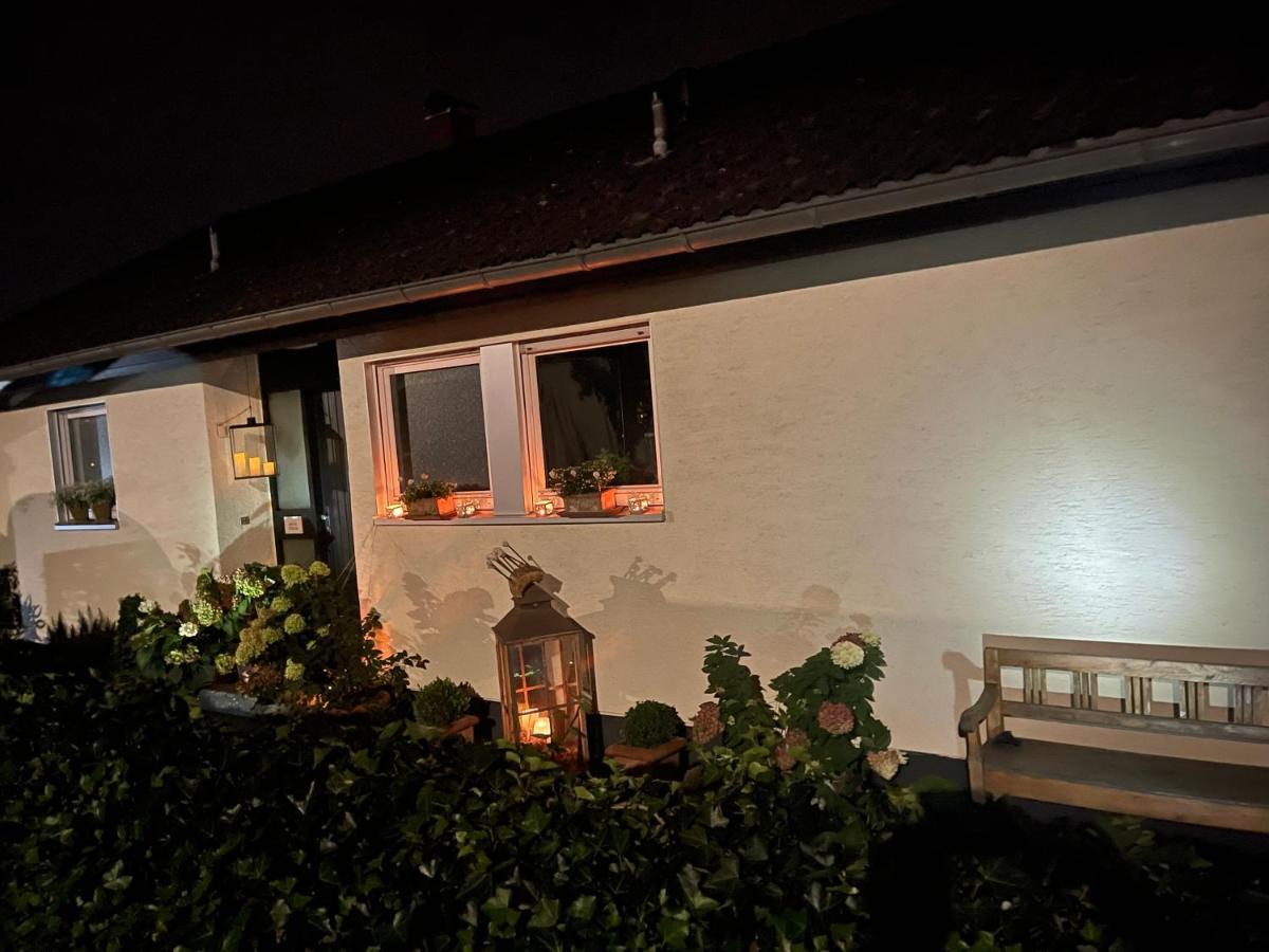 Esslingen Apartment: Long-Stay Comfort near Stuttgart Messe & Airport Altbach Exterior photo