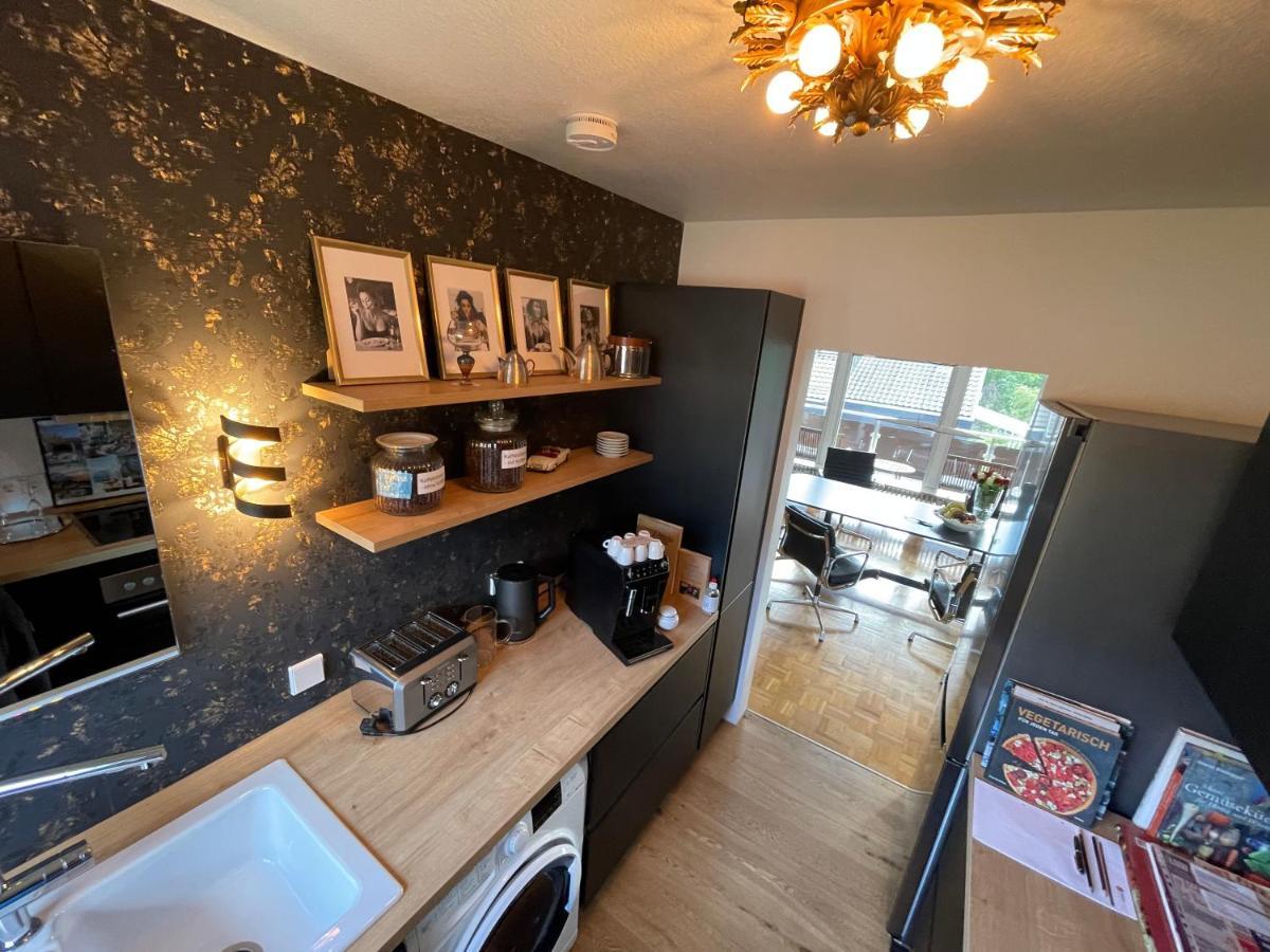 Esslingen Apartment: Long-Stay Comfort near Stuttgart Messe & Airport Altbach Exterior photo